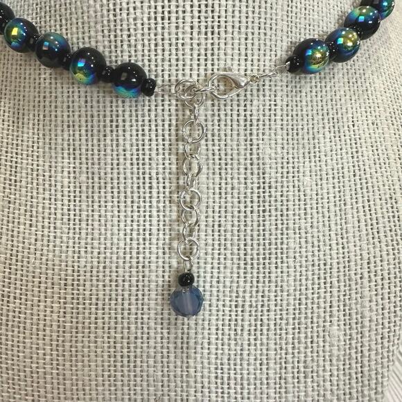 Blue flash labradorite round, beaded with glass, iridescent beads silver plated - Picture 8 of 9